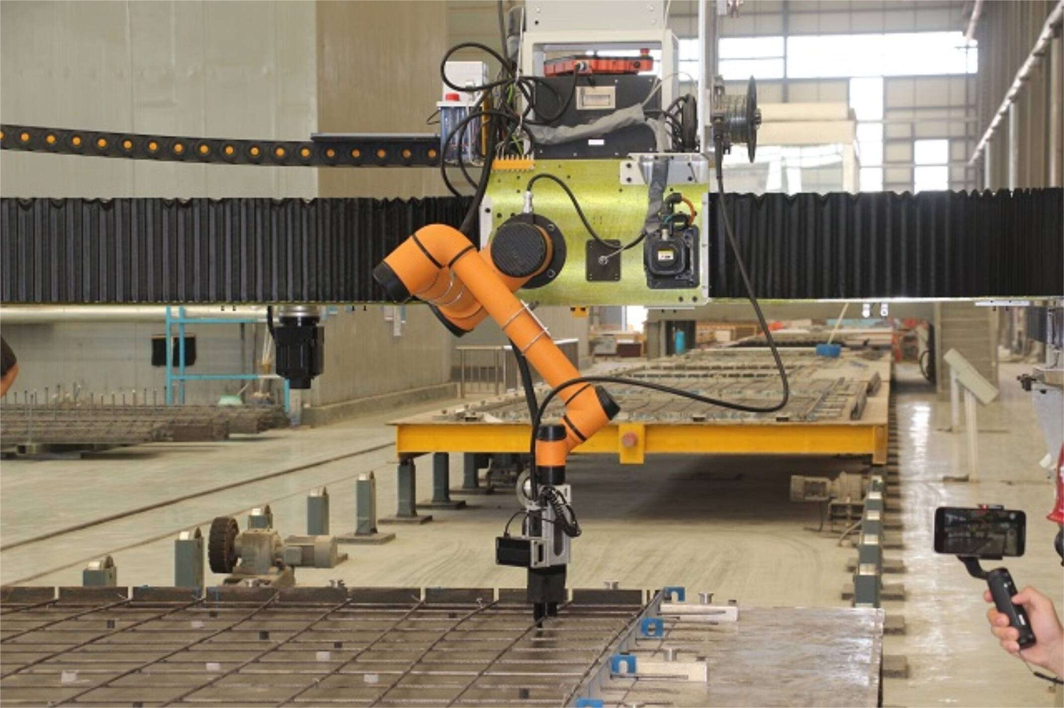 科技賦能，智造未來 中建八局自行式智能鋼筋綁扎機器人（RBBD-BOT2）與園林景觀工程設計的創新融合